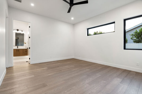 39-109 E Hayward Ave (38 of 71)