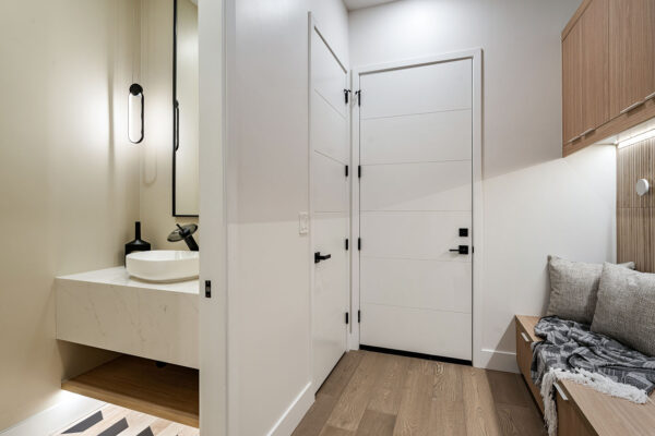 43-109 E Hayward Ave (42 of 71)