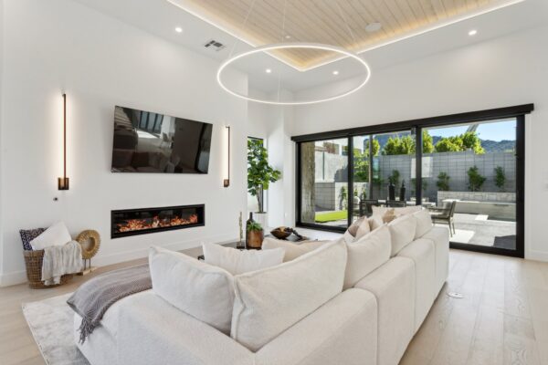 11-web-or-mls-1830-e-palmaire-ave