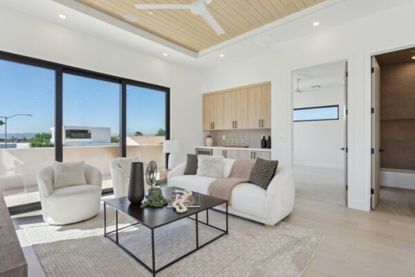 29-web-or-mls-1830-e-palmaire-ave