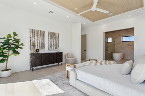 34-web-or-mls-1830-e-palmaire-ave