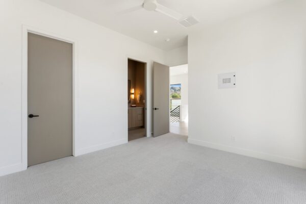 54-web-or-mls-1830-e-palmaire-ave