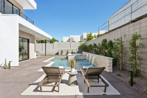 63-web-or-mls-1830-e-palmaire-ave