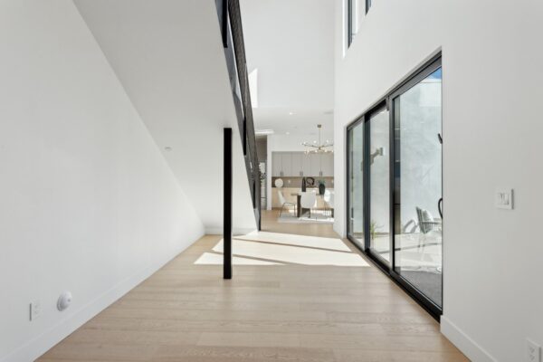 7-web-or-mls-1830-e-palmaire-ave