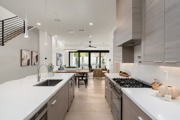 09-6345 N 10th Dr (9 of 38)