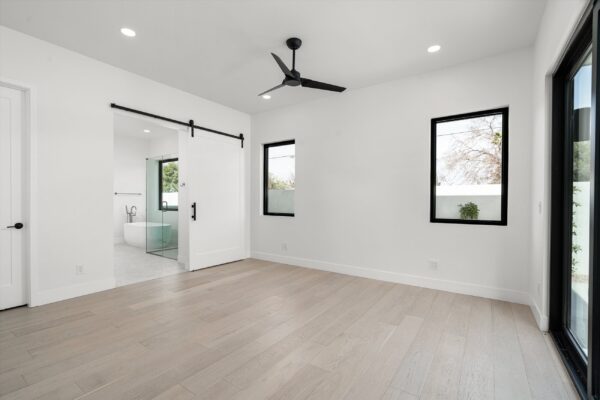 17-6345 N 10th Dr (17 of 38)