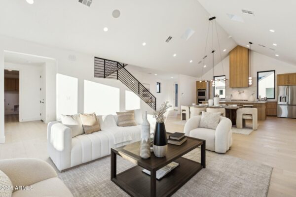 20251208191406682948000000-o