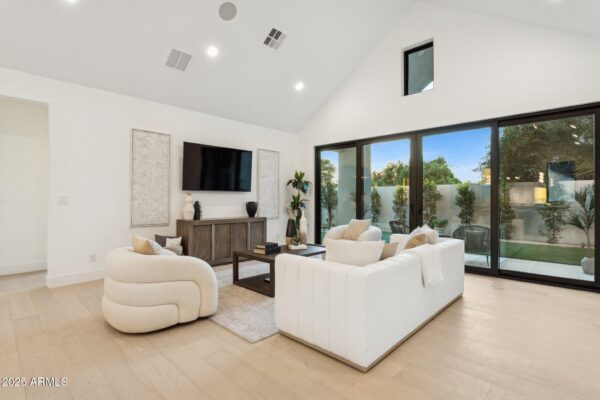 20251208191407537698000000-o