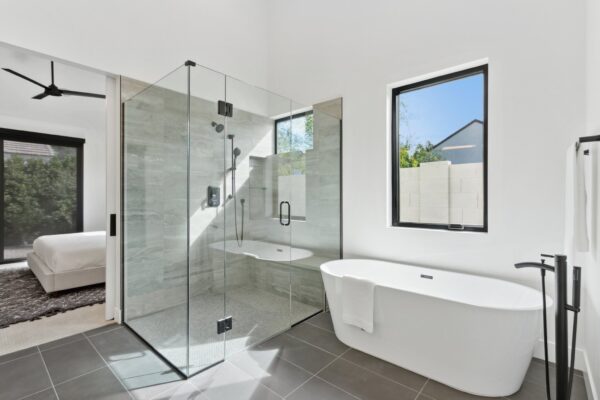 23-web-or-mls-6329-n-10th-dr