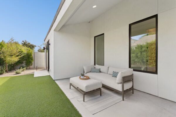 38-web-or-mls-6329-n-10th-dr